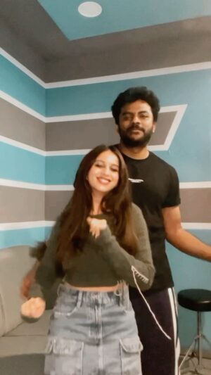 Niveditha Gowda Instagram - Everytime we touch ♥️ 
#nivedithagowda #chandanshetty #reelsinstagram #reelitfeelit #instadaily