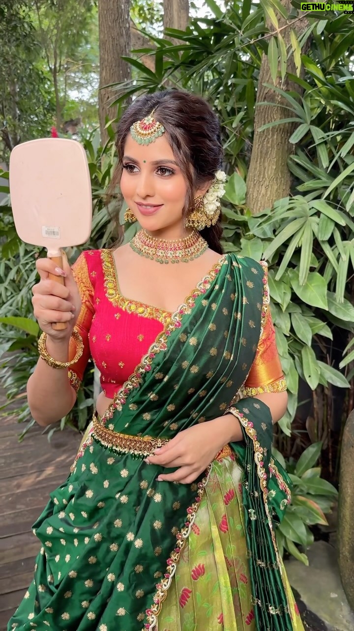 Niveditha Gowda Instagram - Makeover by @prashanthmakeover Artist @niveditha__gowda Outfit: @anthariya_ Picture @suhas_sapthagiri Accessories : @velvetboxby Location : @livingreenstudio