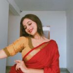 Niveditha Gowda Instagram - 🥻 : @houseofsarees2023 Happy Dussehra ♥️ May god bless you ♥️ #nivedithagowda #reelsinstagram #reelitfeelit #dussehra