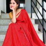 Niveditha Gowda Instagram - Dasara, a celebration of the divine feminine energy, reminds us of the strength, grace, and beauty that lies within every woman. Lets celebrate this Dussehra with HOS premium silk sarees which are upto 40% off!!! Checkout www.houseofsarees.in for more details #happydasara #houseofsarees Bangalore, India