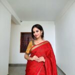 Niveditha Gowda Instagram - Dasara, a celebration of the divine feminine energy, reminds us of the strength, grace, and beauty that lies within every woman. Lets celebrate this Dussehra with HOS premium silk sarees which are upto 40% off!!! Checkout www.houseofsarees.in for more details #happydasara #houseofsarees Bangalore, India