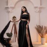 Niveditha Gowda Instagram - “A little contour and confidence.” . Muahd : @makeupartistryby_yashjain Yj beauty : @niveditha__gowda Captured by : @happeningpixels Outfit : @chandangowda_official @rentyourlook_by_chandangowda . . Are you ready to elevate your makeup game to a whole new level? Join me, YASHJAIN , with a passion for creating looks that turn heads and make a statement . . 🗓️ : 10th 𝐎𝐜𝐭 𝟐𝟎𝟐𝟑 Duration : 35 𝐝𝐚𝐲𝐬 🕰️: 𝟭𝟬:𝟯𝟬 𝗔𝗠 - 𝟱:𝟯𝟬 𝗣𝗠 📍: 𝗩𝗶𝗷𝗮𝘆𝗮𝗻𝗮𝗴𝗮𝗿, 𝗕𝗮𝗻𝗴𝗹𝗼𝗿𝗲 🆓🆓 PROFESSIONAL BRUSH KIT🆓🆓 ——————————————————————————— ⚜️ COURSE HIGHLIGHTS ⚜️ 📌 : 5 basic to advance makeup demonstration with hands on practice 📌 : 15 Variations of basic to advance hairstyles 📌 Differnt styles of draping 📌 Mobile photography & videography 📌 Instagram marketing strategies ——————————————————————————— 🚨𝐀𝐥𝐥 𝐦𝐚𝐤𝐞𝐮𝐩 𝐩𝐫𝐨𝐝𝐮𝐜𝐭𝐬 𝐚𝐧𝐝 𝐡𝐚𝐢𝐫 𝐭𝐨𝐨𝐥𝐬 𝐰𝐢𝐥𝐥 𝐛𝐞 𝐩𝐫𝐨𝐯𝐢𝐝𝐞𝐝 𝐟𝐨𝐫 𝐜𝐥𝐚𝐬𝐬 𝐩𝐮𝐫𝐩𝐨𝐬𝐞🚨 . ✨JOIN NOW AND KICK START YOUR CAREER AS PROFESSIONAL MAKEUPARTIST ! . #makeupartist #bangloremakeupartist #bangloremakeupartists #bangloremakeupandhairstylist #mysoremakeupartist #mysoremakeupacademy #bangloremakeupacademy #learnmakeup #learnmakeuplikeapro #chennaimakeupartist #bridalmakeup #banglorebrides #banglorebridalmakeup #bangloremua Vijayanagar, India