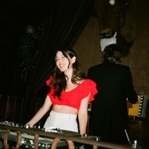 Noël Wells Instagram - happiest of birthdays to the great connector and lil pope Gabriella Cetrulo! Can't believe another year has gone by and things keep getting brighter. 26 will be your year! 🤌🏻🪴