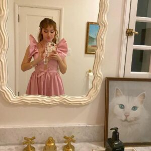 Noël Wells Instagram - 🎄🎀