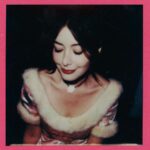 Noël Wells Instagram - 🎄🎀