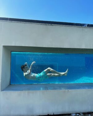 Noah Schnapp Instagram - Just chillin’ wbu?