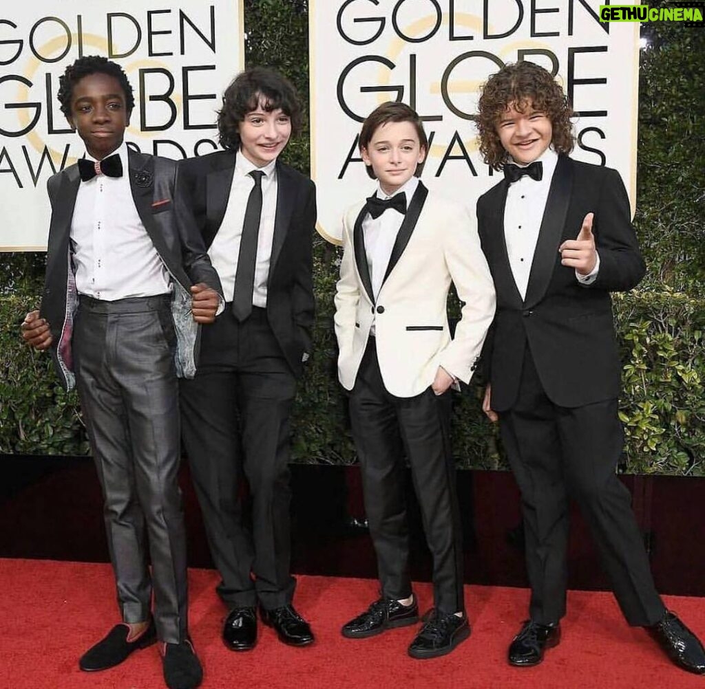 Noah Schnapp Instagram - The boys! #goldenglobes #redcarpet #strangerthings Golden Globe Red Carpet