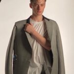Noah Schnapp Instagram – All suited up in @giorgioarmani