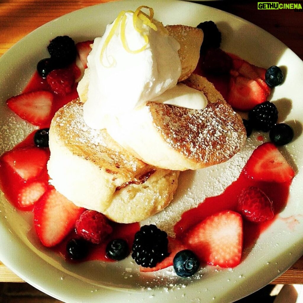 Nobuhiko Okamoto Instagram - クリームポット #ハワイのパンケーキ屋 #可愛い店内 #これぞ映え #スフレ生地 #日本に来て欲しい