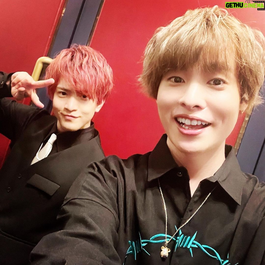 Nobuhiko Okamoto Instagram - デサール #オトメイト #まさかのMC #楊 #かいとくん #老鼠 #ブログには土岐くんとのあげまーす #不安な中来てくれてありがとうございます #来られなかったけど配信で応援してくれたみんなありがとうございます #ピオフィオーレの晩鐘 #りょへさんはそっちにいたのか!