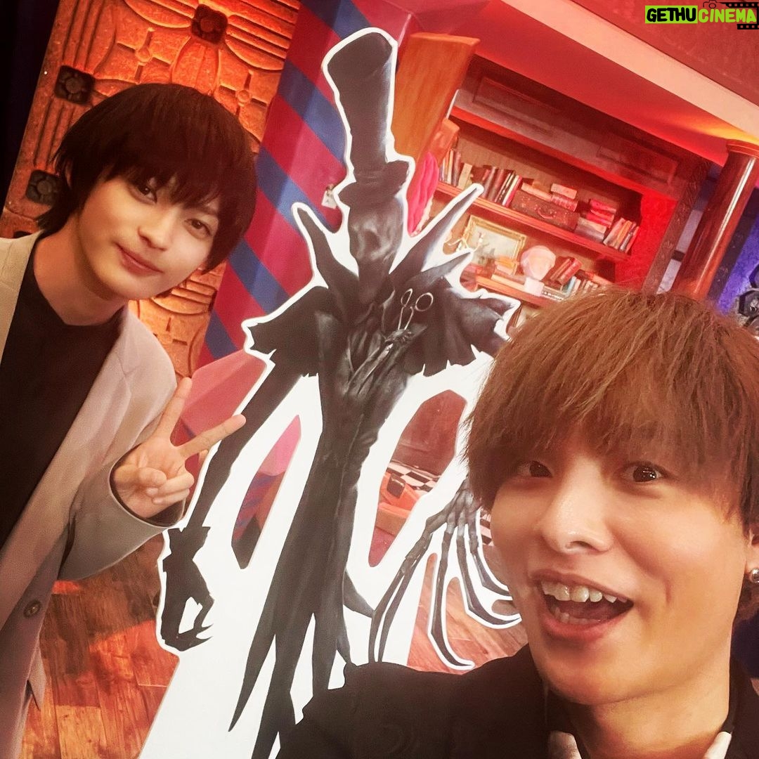 Nobuhiko Okamoto Instagram - リッパー!!!!!!! #かっこいい #神尾楓珠さん #第五人格 #薔薇の杖を携帯してもらいたいよねつまりお姫様だっこ
