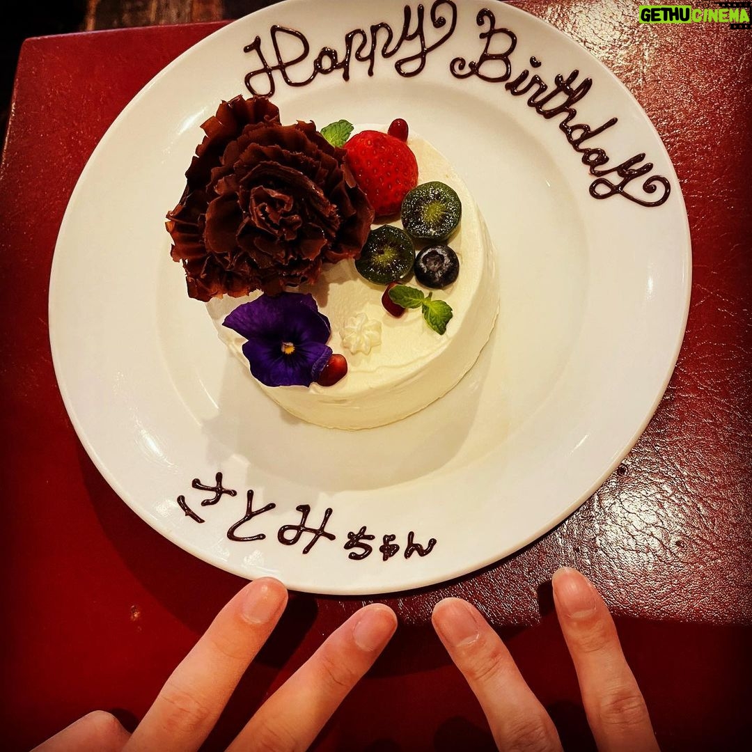 Nobuhiko Okamoto Instagram - 正解はさとみちゃん! #なぜさとみちゃんなのか解説 #電話をした際 #岡本「誕生日の方がいるんですけど」 #店員さん「お名前はなににしますか?」 #岡本「えっと、さとみぃ…(あれ?さとみくんにするとそんな人間この世に1人しかいなくなるしこれもう女の子にしちゃおう^_^)」 #岡本「さとみちゃんで。」