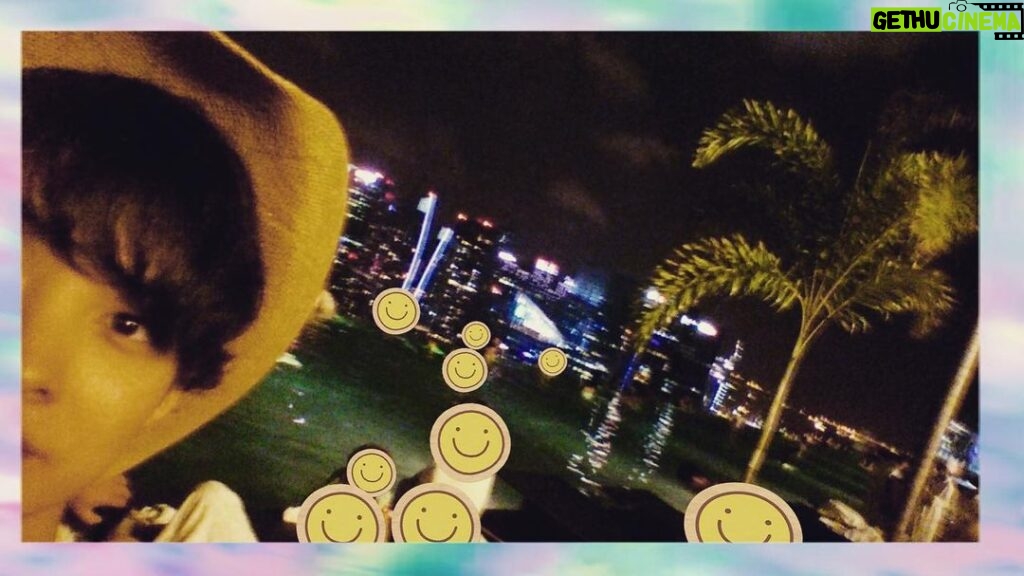 Nobuhiko Okamoto Instagram - シンガポールは花粉ないのかなーーー #のぶ旅の思い出 #チリクラブ食べたい #SMAPのCMの聖地 #インフィニティプール #実はここのプールめちゃくちゃ寒い #夜入ってるみんなすごすぎ猛者