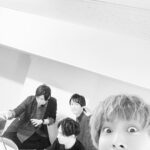 Nobuhiko Okamoto Instagram - カバディ控え室 #たっつんさんがチャットうってる #カバディってずっと言ってる #カバディクレイジー #カバディとは #なう #ソーシャルディスタンスのため3秒後に離れる #灼熱カバディ #第一話よろしくお願いします #鈴木達央さん #古川慎くん #佐藤元くん