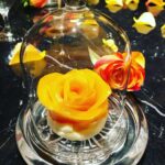 Nobuhiko Okamoto Instagram - 22時から初のインスタライブやるのでまだフォローしてない方はnobuhiko_cacaoフォローよろしくお願いします！ #思い出 #インスタ映え最強スイーツ #マンゴー #ete #芸術 #正直花も食べられるのかと思ったレベル #っぽいやつ