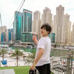 Nobuhiko Okamoto Instagram - 天気よくて嬉しい #ドバイ #のぶ旅 #ブルジュハリファ #世界一高い建物 #828mもあるんだって #まぁでも江口くんのほうが高いか #世界最長の都市型ジップライン #1キロもあるんだって #まぁでも江口くんのほうが長いか