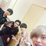 Nobuhiko Okamoto Instagram - 舞台挨拶ありがとうございました #ヒロアカ #舞台挨拶 #中皿のお亮がかっこよすぎるし異能力使いそうな手 #スクリーンチャレンジの梶が優しすぎる #0ポイントのノブの伸び代感 #あれれぇ〜だいきちゃん🥰 #ずっと吉沢亮さん見てるけどどしたのぉ🥰 #大好きになったんだねぇ〜🥰