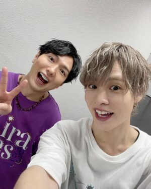 Nobuhiko Okamoto Instagram - キラフェス2日間ありがとう

#伝説のノブグナル11回目の記念日をみんなで楽しんだ身
#伝説になる舞台とフェスのハシゴをかました自由くんのパフォーマンスやばみ
#伝説級のゴッドスマイルに拝み
#伝説の侍ことよっちんぱいせんと絡み
#伝説的なカキオカの思い出の中に元神童が割り込み
#伝説と謳われるその元神童の方は本当に素敵な方でありがたみ
#伝説のパン食い声優とパン談義に励み
#伝説を目指すユニットとりょへさんウィズミー