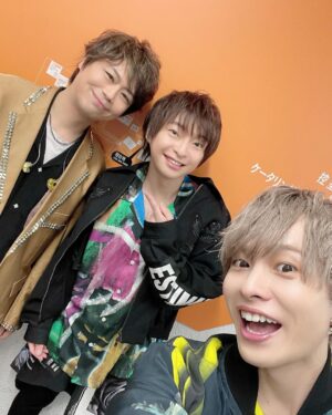 Nobuhiko Okamoto Instagram - キラフェス2日間ありがとう

#伝説のノブグナル11回目の記念日をみんなで楽しんだ身
#伝説になる舞台とフェスのハシゴをかました自由くんのパフォーマンスやばみ
#伝説級のゴッドスマイルに拝み
#伝説の侍ことよっちんぱいせんと絡み
#伝説的なカキオカの思い出の中に元神童が割り込み
#伝説と謳われるその元神童の方は本当に素敵な方でありがたみ
#伝説のパン食い声優とパン談義に励み
#伝説を目指すユニットとりょへさんウィズミー