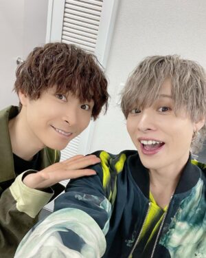 Nobuhiko Okamoto Instagram - キラフェス2日間ありがとう

#伝説のノブグナル11回目の記念日をみんなで楽しんだ身
#伝説になる舞台とフェスのハシゴをかました自由くんのパフォーマンスやばみ
#伝説級のゴッドスマイルに拝み
#伝説の侍ことよっちんぱいせんと絡み
#伝説的なカキオカの思い出の中に元神童が割り込み
#伝説と謳われるその元神童の方は本当に素敵な方でありがたみ
#伝説のパン食い声優とパン談義に励み
#伝説を目指すユニットとりょへさんウィズミー