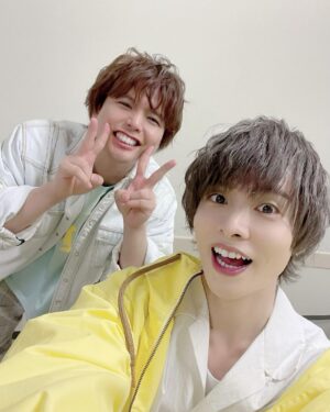 Nobuhiko Okamoto Instagram - 夜あそびありがとうございました

#イベントであってるのかもはや謎でしたが楽しかったです
#安元さんと月曜日のMCができて楽しかったです
#しょーたんのお尻とパインヘアーが可愛くて楽しかったです
#かいとくんのサービス精神を久々に浴びれて楽しかったです
#せきともさんのエネルギーとコメントが天才すぎて楽しかったです
#しゅーごくんの人格者ぶりを見れて楽しかったです
#森久保さんの安心感がはんぱなくて楽しかったです
#かねともさんはいつもパワフルでとにかく前向きで楽しかったです
#浪川さんは楽しかったです
#上坂選手に写真を撮ろうと言えない陰の者でした
#みなさん楽しかったですか？