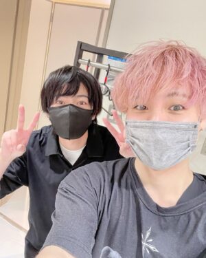 Nobuhiko Okamoto Instagram - FFT2022ありがとうございました

#俺たちがトリグナルだねって言ってる時に出くわしてしまったカレーの妖精
#俺はマカロンといいはってるんですが信号機と言われてます
#今から怖い話をして良いですか
#ほりえるにね
#いっしょに撮ろうよといってね
#撮ったんですよ
#そしたらなんとですね
#ほりえるの後頭部しか映ってませんでした
#キラミューン七不思議