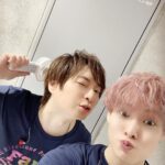 Nobuhiko Okamoto Instagram - ありがとうございました #お待たせしましたノブグナルです #ノブグナルもはやマカロンなんよ #トリグナルおかえり #久しぶりだねそうでもないか大分雰囲気が変わった #かっきーさんというカレピからのチューいただきました #いつだって兄貴肌なんよ #見たかっのゴッド #47歳さすがっした！！