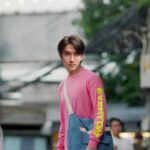 Noppharnach Chaiwimol Instagram - วันอังคาร=สีชมพู🩷 แฮร่! ใครๆก็เป็นฮีโร่นมชมพูแบบพี่หมอกได้🫡 ... เดินทางมีถึงอีพี3แล้วนะครับ รูปสุดท้ายขอขายของหน่อยนะฮะ #lasttwilightseriesep3 รับชมได้ทาง youtube นะค้าบ 👉🌄
