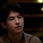Noppharnach Chaiwimol Instagram - 👉วันที่ชวนมาร์คมาเล่นเรื่องนี้ในบทพี่ไนท์ บอกเลยว่าชวนเพราะอยากทำงานกับนักแสดงที่มีของ แล้วพอได้เวิร์คกับบทพี่ไนท์จริงๆ ก็เลยเป็นหน้าที่อันหนักหน่วงว่าจะใช้งานนักแสดงคนนี้อย่างไรให้คุ้มค่าที่สุด (เช่นเดียวกับน้ำตาล)  บทจึงถูกวางแบ็คกราวน์เรื่องพี่น้องไว้อย่างหนักหน่วง . 👉  เรารู้อยู่แล้วว่ามาร์คเก่งมาร์ครอดเสมอในซีน จนบางครั้งยังแอบรู้สึกว่าทำงานกับมาร์คน้อยมาก ในที่นี้หมายถึงเราไม่ต้องใช้กระบวนท่าต่างๆมากนักในการดึงพลังนักแสดงออกมา . 👉 จนซีนนึงที่เรารู้สึกว่าเฮ้ยไม่ได้นะ  ก็เลยบอกมาร์คว่า อ้าวก็ไม่ได้เก่งอย่างที่พี่คิดนี่นา เล่นง่ายๆแค่นี้ไม่ได้นะพี่ไม่เอา (อันนี้เป็นประโยคทริคที่เราใช้กันกับมาร์คอย่างเข้าใจNo Drama นะจ๊ะ) แค่นั้นแหละมาร์คก็ระเบิดการแสดงให้เราทุกซีน   โดยเฉพาะในอีพี10 นี้ ที่ตั้งแต่ทำบทเสร็จเราสบายใจและบอกกับมาร์คเลยว่าเอาหละมีซีนอะไรให้แกเล่นแล้ว คาดหวังเลยนะ555   . 👉ผ่านมาถึงตรงนี้ก็บอกได้เลยว่า เออ @mmarkpkk มันเก่งและไม่ว่าบทไหนมันก็ไม่ทำให้ผิดหวังเลยจริงๆ และพี่เชื่อว่าคนดูก็คิดอย่างนั้นเช่นกัน .... #LastTwilightSeriesEp10