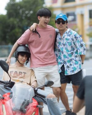 Noppharnach Chaiwimol Instagram - สำหรับ #gmmtv2024part1 นี้ไม่ได้หายไปไหนจ้า ขอพักกำกับไปลุยทำ producer  ควบคุมการผลิตให้กับเรื่องที่ดูแลอยู่สิริรวม 8 เรื่อง!  ส่วน​#lasttwilightseries ลูกชายคนล่าสุดตอนนี้ก็เดินหน้าสู่กระบวนการตัดต่ออย่างเข้มข้นแล้ว  พ.ย.นี้น่าจะได้ดูกันแล้วจ้า  แล้วบอกตัวเองอยู่ทุกวันว่าอยากจะพักๆ จะพักยังไงก่อน555