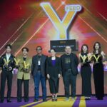 Noppharnach Chaiwimol Instagram - ขอบคุณFEED Y Capital Awards 2023 ที่มอบรางวัลซีรีส์ Yแห่งปีให้ #MoonlightChicken พระจันทร์มันไก่นะครับขอบคุณแทนทีมงานเบื้องหลังทุกคนเลยครับ ผมโชคดีมากๆที่ได้ร่วมงานกับทีมงานและนักแสดงที่เก่งๆทั้งนั้น ขอบคุณ GMMTV ขอบคุณพี่ถา @tha_sataporn ที่ให้อิสระในการทำงานเสมอๆ จะทำงานให้ดีต่อๆไปครับ ปล. วันนี้บนเวทีดีใจและตื่นเต้นมากๆพูดชื่องานผิดตลอดเลย ขออภัยนะครับ