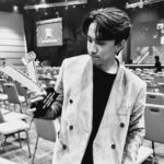 Noppharnach Chaiwimol Instagram - ขอบคุณFEED Y Capital Awards 2023 ที่มอบรางวัลซีรีส์ Yแห่งปีให้ #MoonlightChicken พระจันทร์มันไก่นะครับขอบคุณแทนทีมงานเบื้องหลังทุกคนเลยครับ ผมโชคดีมากๆที่ได้ร่วมงานกับทีมงานและนักแสดงที่เก่งๆทั้งนั้น ขอบคุณ GMMTV ขอบคุณพี่ถา @tha_sataporn ที่ให้อิสระในการทำงานเสมอๆ จะทำงานให้ดีต่อๆไปครับ ปล. วันนี้บนเวทีดีใจและตื่นเต้นมากๆพูดชื่องานผิดตลอดเลย ขออภัยนะครับ