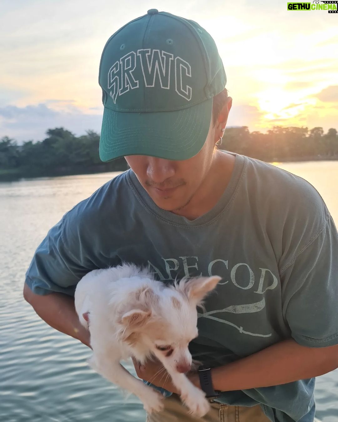 Noppharnach Chaiwimol Instagram - Like father like son🐶 #winner_doggy