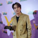 Noppharnach Chaiwimol Instagram - ขอบคุณFEED Y Capital Awards 2023 ที่มอบรางวัลซีรีส์ Yแห่งปีให้ #MoonlightChicken พระจันทร์มันไก่นะครับขอบคุณแทนทีมงานเบื้องหลังทุกคนเลยครับ ผมโชคดีมากๆที่ได้ร่วมงานกับทีมงานและนักแสดงที่เก่งๆทั้งนั้น ขอบคุณ GMMTV ขอบคุณพี่ถา @tha_sataporn ที่ให้อิสระในการทำงานเสมอๆ จะทำงานให้ดีต่อๆไปครับ ปล. วันนี้บนเวทีดีใจและตื่นเต้นมากๆพูดชื่องานผิดตลอดเลย ขออภัยนะครับ