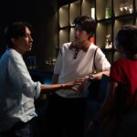 Noppharnach Chaiwimol Instagram - 👉วันที่ชวนมาร์คมาเล่นเรื่องนี้ในบทพี่ไนท์ บอกเลยว่าชวนเพราะอยากทำงานกับนักแสดงที่มีของ แล้วพอได้เวิร์คกับบทพี่ไนท์จริงๆ ก็เลยเป็นหน้าที่อันหนักหน่วงว่าจะใช้งานนักแสดงคนนี้อย่างไรให้คุ้มค่าที่สุด (เช่นเดียวกับน้ำตาล)  บทจึงถูกวางแบ็คกราวน์เรื่องพี่น้องไว้อย่างหนักหน่วง . 👉  เรารู้อยู่แล้วว่ามาร์คเก่งมาร์ครอดเสมอในซีน จนบางครั้งยังแอบรู้สึกว่าทำงานกับมาร์คน้อยมาก ในที่นี้หมายถึงเราไม่ต้องใช้กระบวนท่าต่างๆมากนักในการดึงพลังนักแสดงออกมา . 👉 จนซีนนึงที่เรารู้สึกว่าเฮ้ยไม่ได้นะ  ก็เลยบอกมาร์คว่า อ้าวก็ไม่ได้เก่งอย่างที่พี่คิดนี่นา เล่นง่ายๆแค่นี้ไม่ได้นะพี่ไม่เอา (อันนี้เป็นประโยคทริคที่เราใช้กันกับมาร์คอย่างเข้าใจNo Drama นะจ๊ะ) แค่นั้นแหละมาร์คก็ระเบิดการแสดงให้เราทุกซีน   โดยเฉพาะในอีพี10 นี้ ที่ตั้งแต่ทำบทเสร็จเราสบายใจและบอกกับมาร์คเลยว่าเอาหละมีซีนอะไรให้แกเล่นแล้ว คาดหวังเลยนะ555   . 👉ผ่านมาถึงตรงนี้ก็บอกได้เลยว่า เออ @mmarkpkk มันเก่งและไม่ว่าบทไหนมันก็ไม่ทำให้ผิดหวังเลยจริงๆ และพี่เชื่อว่าคนดูก็คิดอย่างนั้นเช่นกัน .... #LastTwilightSeriesEp10