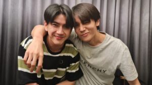 Noppharnach Chaiwimol Instagram - New Year Party 2024 เร็วโหดเหมือนโกรธเธอ🎉
.
มะละกอ พาวเวอร์แบงค์ เครื่องคิดเลข กระทะหมูกระทะ ทอยสตอรี่ บะหมี่กึ่งสำเร็จรูป  เยลลี่ ชุดนอนไม่ได้นอน 🤣
.
พยายามเชื่อโยงสิ่งเหล่านี้มาวันนึงแล้วยังหาทางไปไม่ได้เลอ555
. 
ปล.ใดใดก็คือ ขอบคุณทุกคนเด้อไม่ได้หัวเราะเหนื่อยอย่างนี้มานานแล้ว ปีหน้าเจอกันใหม่  หรือเราจัดทุกสามเดือนดี? xoxo