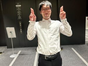 Norihiro Urai Instagram - ニューヨーク不動産完結しました。快適新生活です！片桐仁さんにお会いできた喜びたるや！
ニューヨークさん、中村さん、アベンジャーズの皆様ありがとうございました！

#ラヴィット
#片桐さんありがとう
#ニューヨーク不動産
#完結
#大きな白黒のお父さんに見つめられる日々