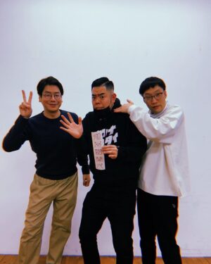 Norihiro Urai Instagram - ダンブラ大サーカス、無事閉幕！

#男性ブランコ
#ダンブラ大サーカス
#アーツ千代田3331 
#ラスト公演
#うるとらブギーズ さん
#トニーフランク
#ラブレターズさん
#コマンダンテさん
#打ち上げでデカ手羽先を持ってテンション上がる僕とスタッフさん
#ありがとうございました