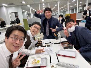 Norihiro Urai Instagram - M-1グランプリ決勝進出しました！！呼ばれた時足が震えました。嬉しいです。
頑張ります！！

#m1グランプリ 
#男性ブランコ
#ロングコートダディさんも一緒
#男性ダディ
#12月18日
#生放送ぜひご覧ください