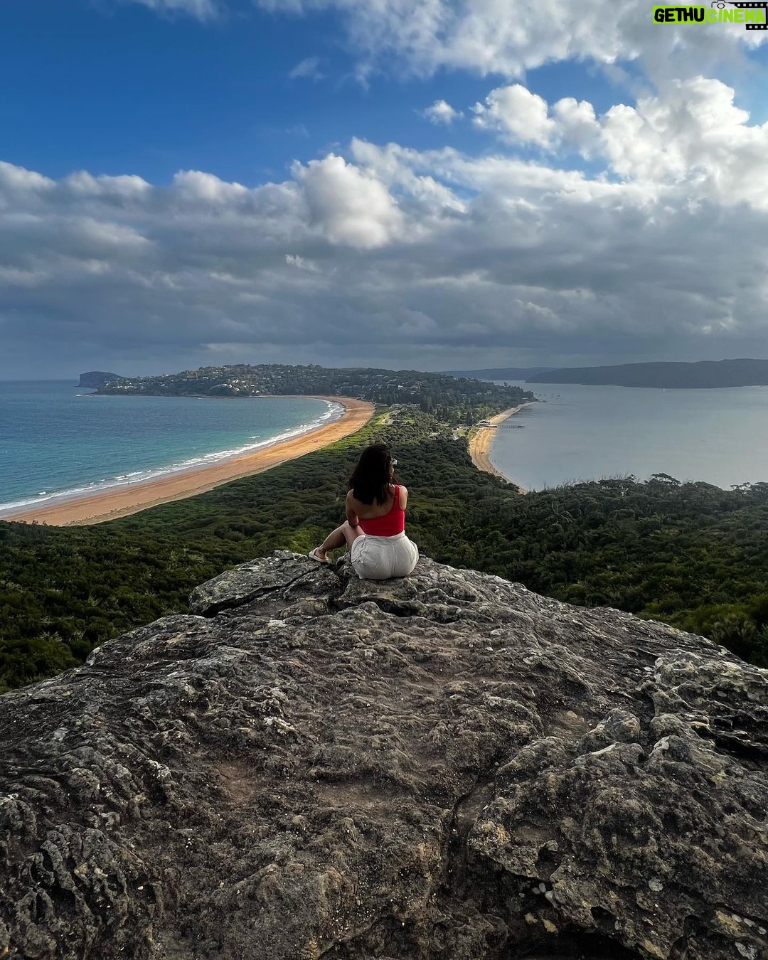 Nushrratt Bharuccha Instagram - My New Year lounge! Rocks, greens, sun, sand, blue waters and wind in my hair 🤌🏻 2023 has gone by so quickly I almost can’t believe it.. An eventful year! One that has left me humbled, grateful and empowered all at once. Taking on the next one with more zest than ever before! Come on at me now 2024! Palm Beach, Sydney