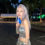 Odd Instagram - 재미써따 ! 2023 waterbomb 🔫💦 #Hook @waterbomb_official 금손 쌤들🫶💜 @mascene_sodam @makeup_eunnny @__yujinberry__ 워터밤 - waterbomb