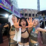 Odd Instagram - 재미써따 ! 2023 waterbomb 🔫💦 #Hook @waterbomb_official 금손 쌤들🫶💜 @mascene_sodam @makeup_eunnny @__yujinberry__ 워터밤 - waterbomb