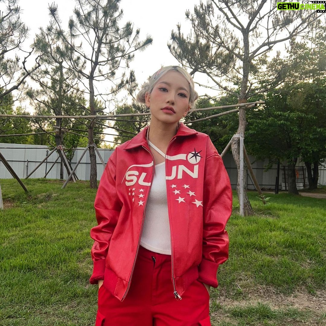 Odd Instagram - 청춘들 소리질ㄹㄹ ~~🔥!!!!!!! @bluespring_festival