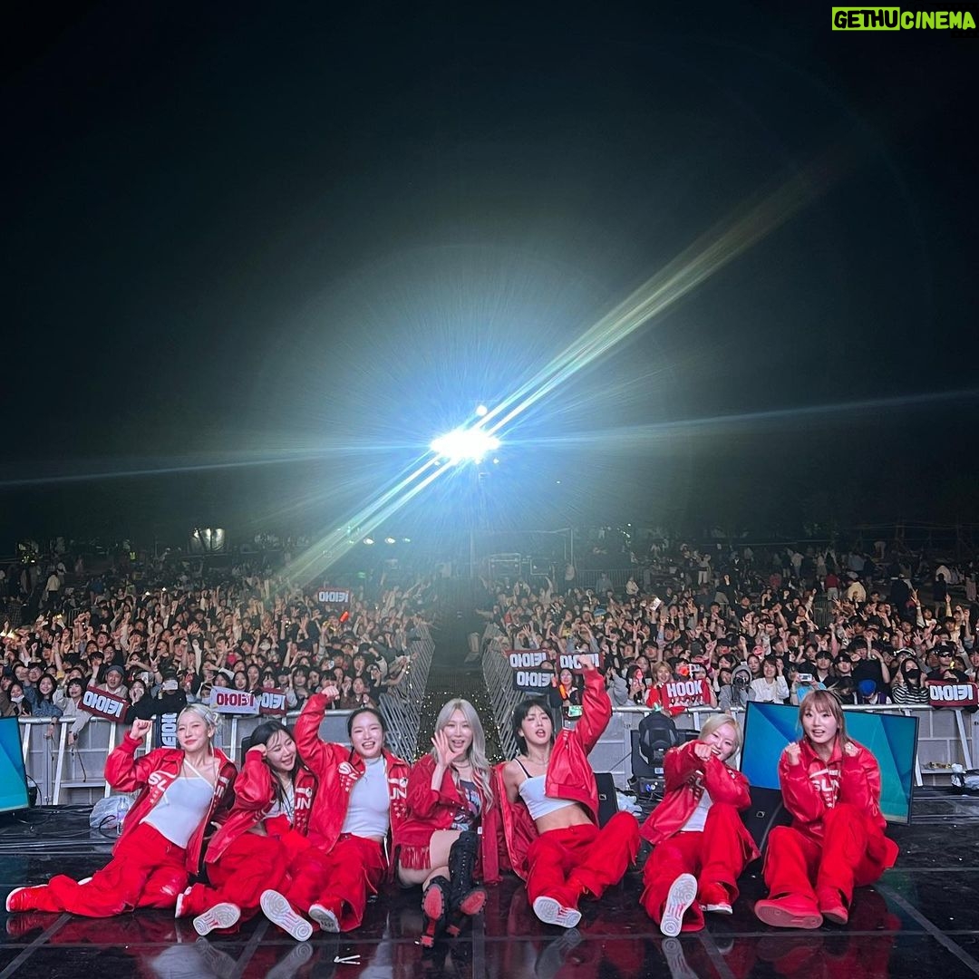 Odd Instagram - 청춘들 소리질ㄹㄹ ~~🔥!!!!!!! @bluespring_festival