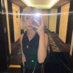 Odd Instagram - 1,2,3 호텔 거울 사진 짱 잘나와 4. 학교 탈의실 퀄리티 5. 학교가 넘 이뿌다 6. Twin look 7. Bunny girl 8. 멀미파티 9. 멀미파티2 10. USC댄서들 최고..❤️ LA