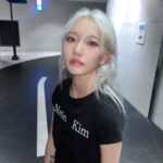 Odd Instagram - 아픈 거 무서워서 탄력시술.. 받았는데 대 만 족 하 나 도 안 아픔 내 턱에 찔려볼 사람 @cellin_clinic #튠페이스