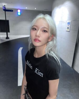Odd Instagram - 아픈 거 무서워서 탄력시술.. 받았는데 
대 만 족 하 나 도 안 아픔 
내 턱에 찔려볼 사람
@cellin_clinic #튠페이스