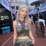 Odd Instagram - 재미써따 ! 2023 waterbomb 🔫💦 #Hook @waterbomb_official 금손 쌤들🫶💜 @mascene_sodam @makeup_eunnny @__yujinberry__ 워터밤 - waterbomb