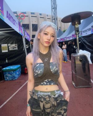 Odd Instagram - 재미써따 ! 
2023 waterbomb 🔫💦
#Hook @waterbomb_official 

금손 쌤들🫶💜
@mascene_sodam
@makeup_eunnny 
@__yujinberry__