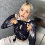 Odd Instagram - 2023 안녕 2024 우리 행복하자 모두 새해 복 많이 받아🙇‍♀️☃️